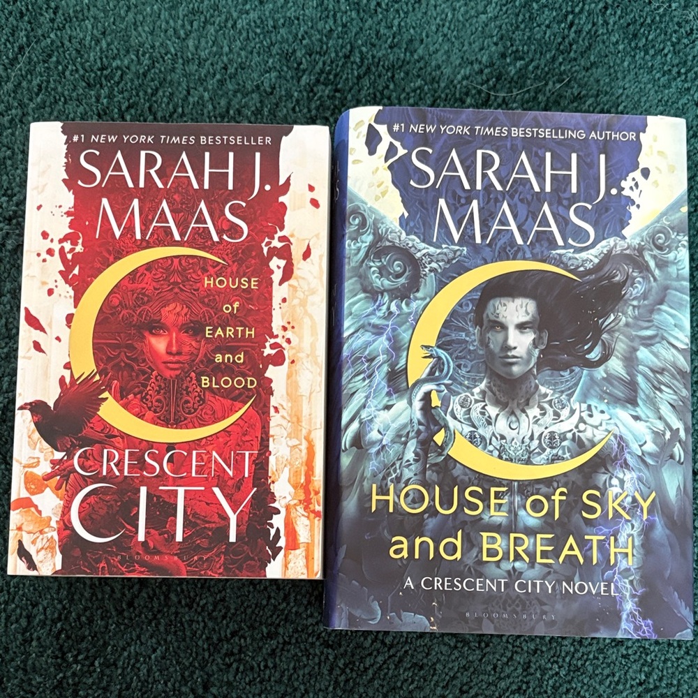 Sarah J. Maas Crescent City Duology - Red & Blue Hardcover Set